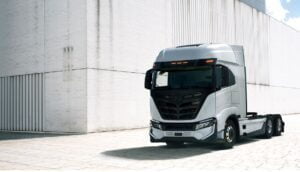 Nikola uruchomiła produkcję półciężarówki Tre BEV