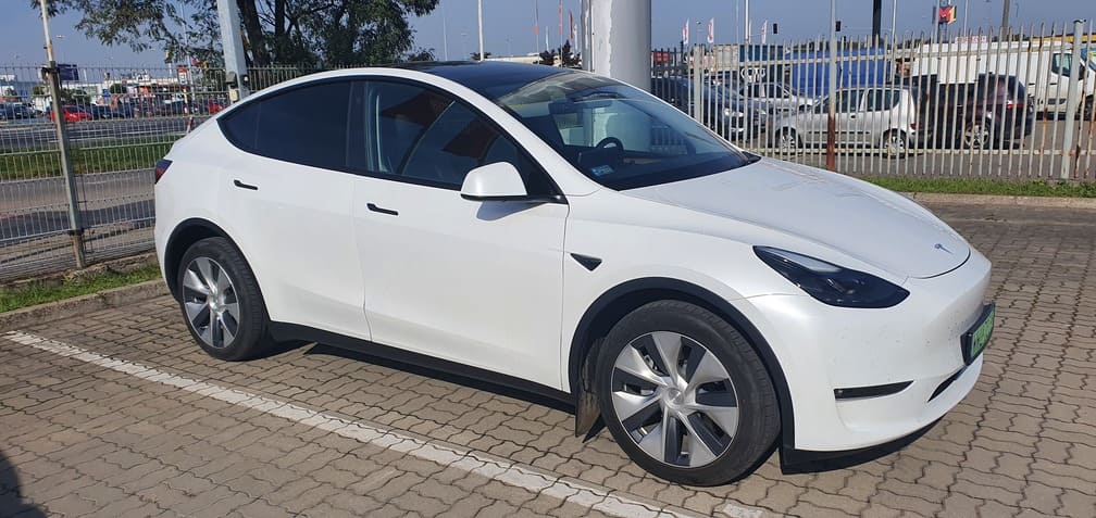 Tesla bije sprzedażowe rekordy Tesla bije sprzedażowe rekordy - f2