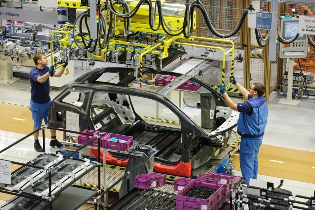 Volkswagen wraca do pomysłu range extenderów. To nie krok wstecz, lecz chłodna kalkulacja - P90133189 highRes bmw i3 production pl