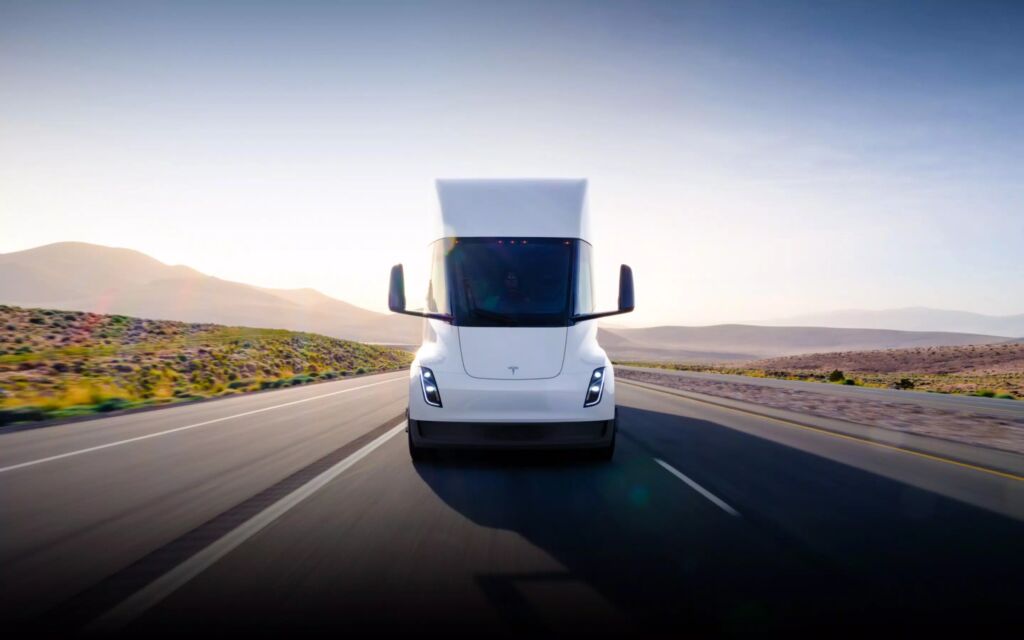 Kalifornia i producenci aut dopłacą 3,5 tys. USD do pierwszego nowego EV. Do używanego połowę! Kalifornia i producenci aut dopłacą 3,5 tys. USD do pierwszego nowego EV. Do używanego połowę! - Tesla Semi