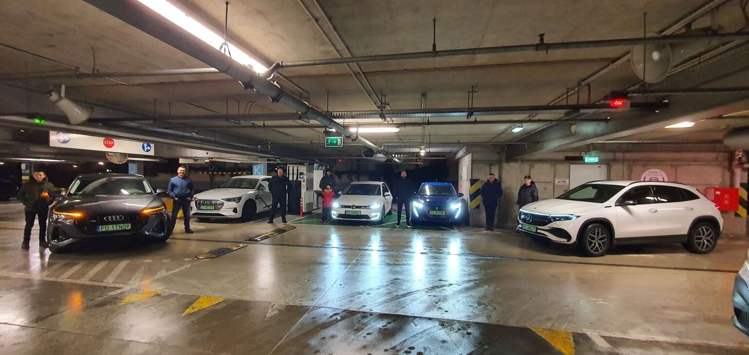 Rok spotkań przy ładowarkach - 20220206 190958 1