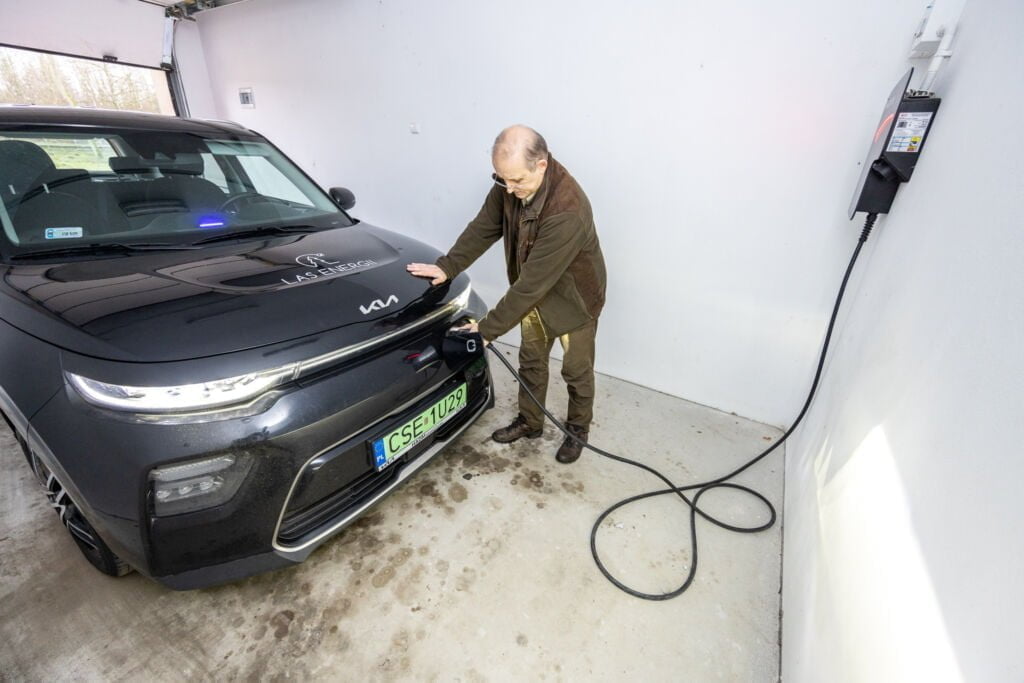 Elektromobilność w Lasach Państwowych zaczęła się od i3 - 001 LR5 0167 fot. L. Gwizdziel