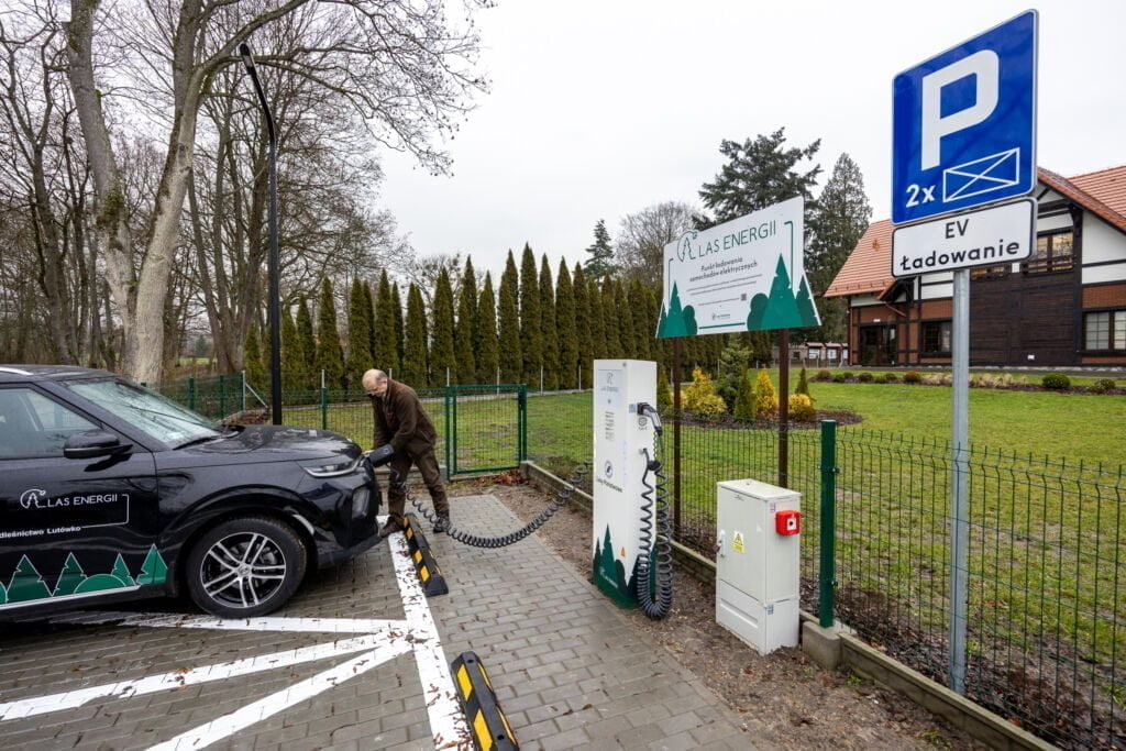 Elektromobilność w Lasach Państwowych zaczęła się od i3 - 004 LR5 0183 fot. L. Gwizdziel