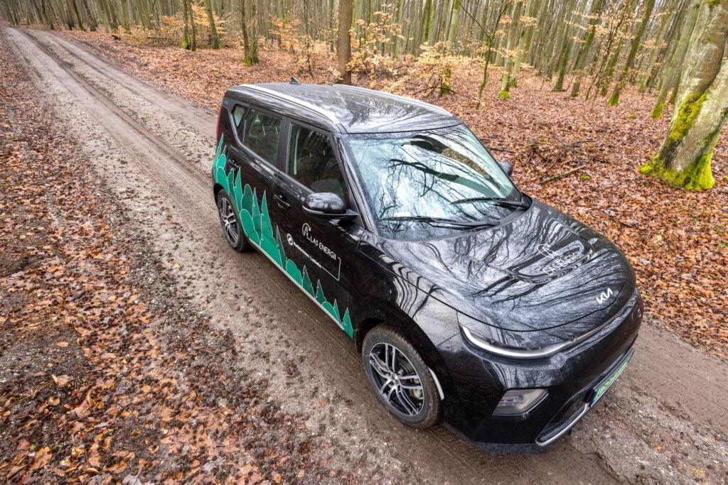 Elektromobilność w Lasach Państwowych zaczęła się od i3 - 008 LR5 0199 fot. L. Gwizdziel