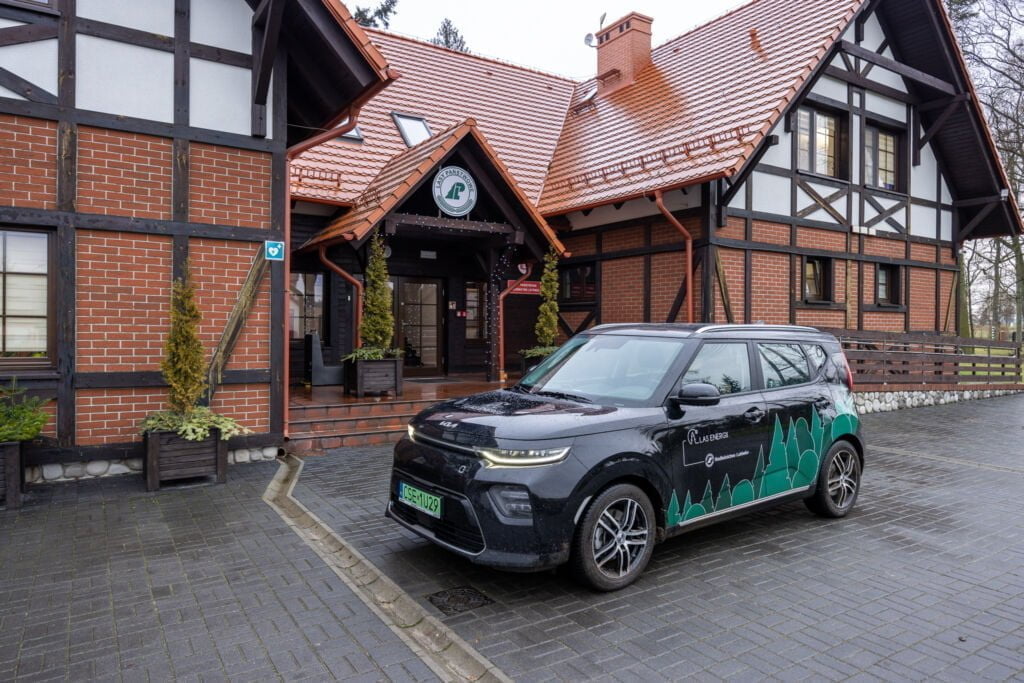 Elektromobilność w Lasach Państwowych zaczęła się od i3 - 016 LR5 0261 fot. L. Gwizdziel