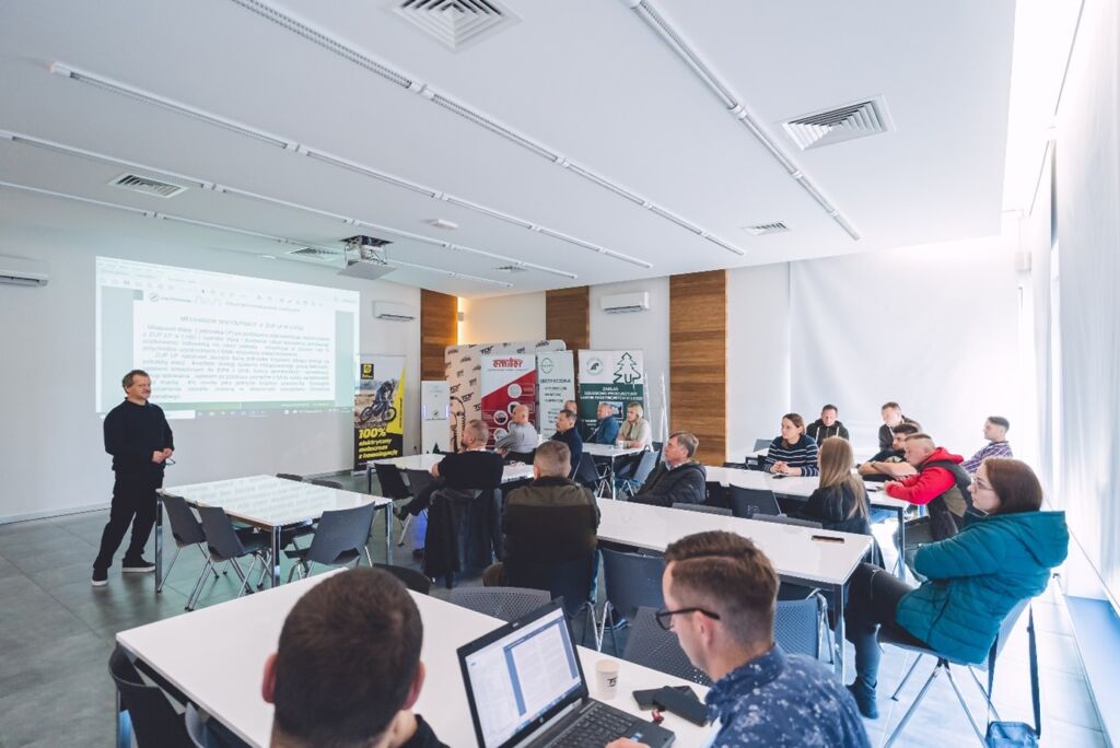 Elektromobilność w Lasach Państwowych zaczęła się od i3 - Obraz2