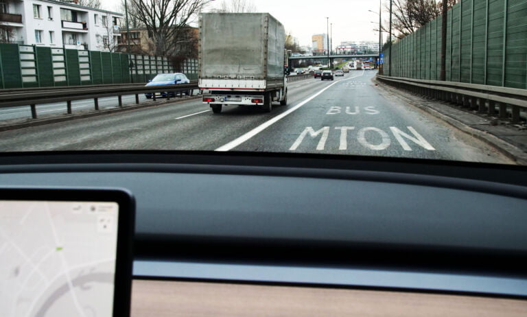 Wszystkie wiadomości - bus pas okladka