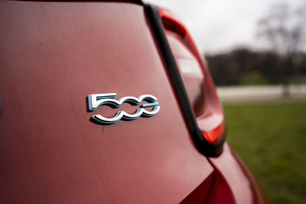Europa: sprzedaż BEV i PHEV wzrosła na koniec lipca o ponad 33% - fot 10 2 Fiat 500e