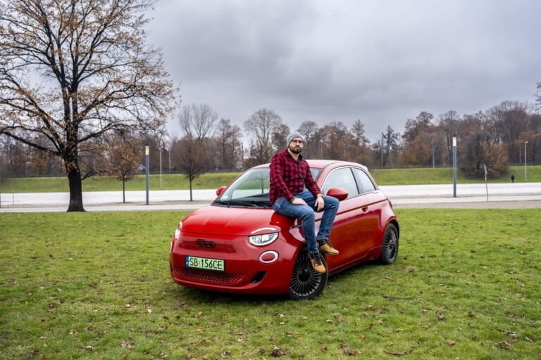 Wszystkie wiadomości - fot 1 Fiat 500e okladka
