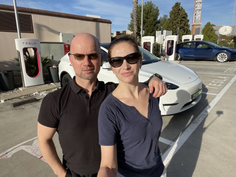 Wszystkie wiadomości - fot Tesla Model Y wyprawa Hiszpania okladka