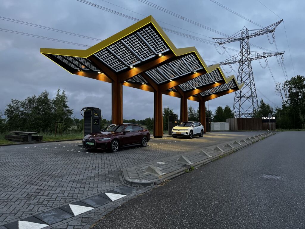 Jedna karta i wielu operatorów - 4 1