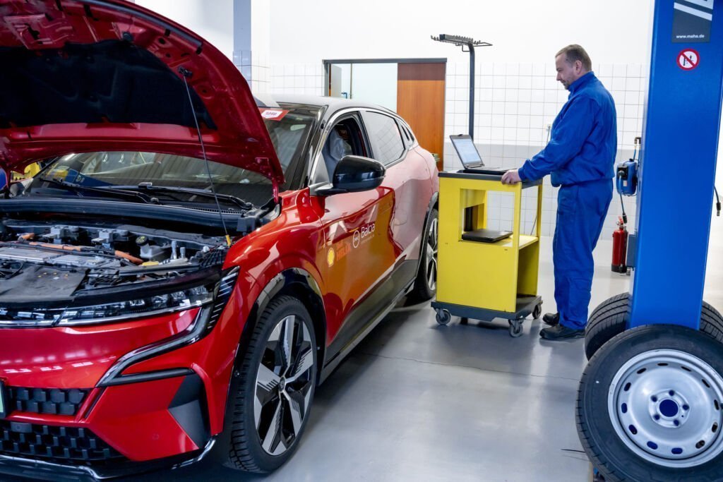 Co piąte auto w Niemczech nie przechodzi badania. Tesle zamykają usterkowe zestawienie - Serwis baterie 7