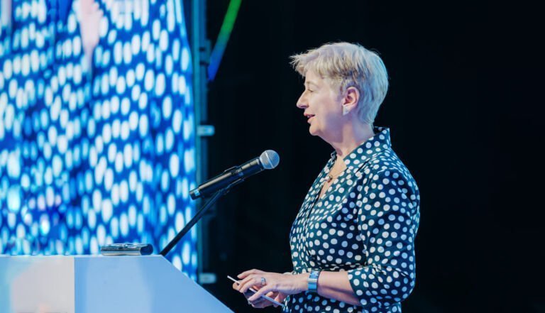 Wszystkie wiadomości - fot 01 daphne bergsma okladka