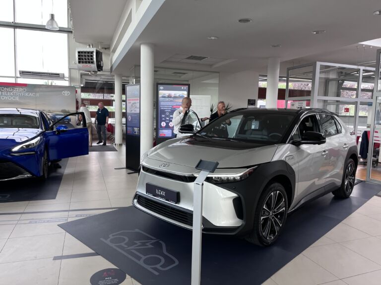 Wszystkie wiadomości - Beyond Zero Dni Elektryfikacji w Toyocie 004 IMG 1145