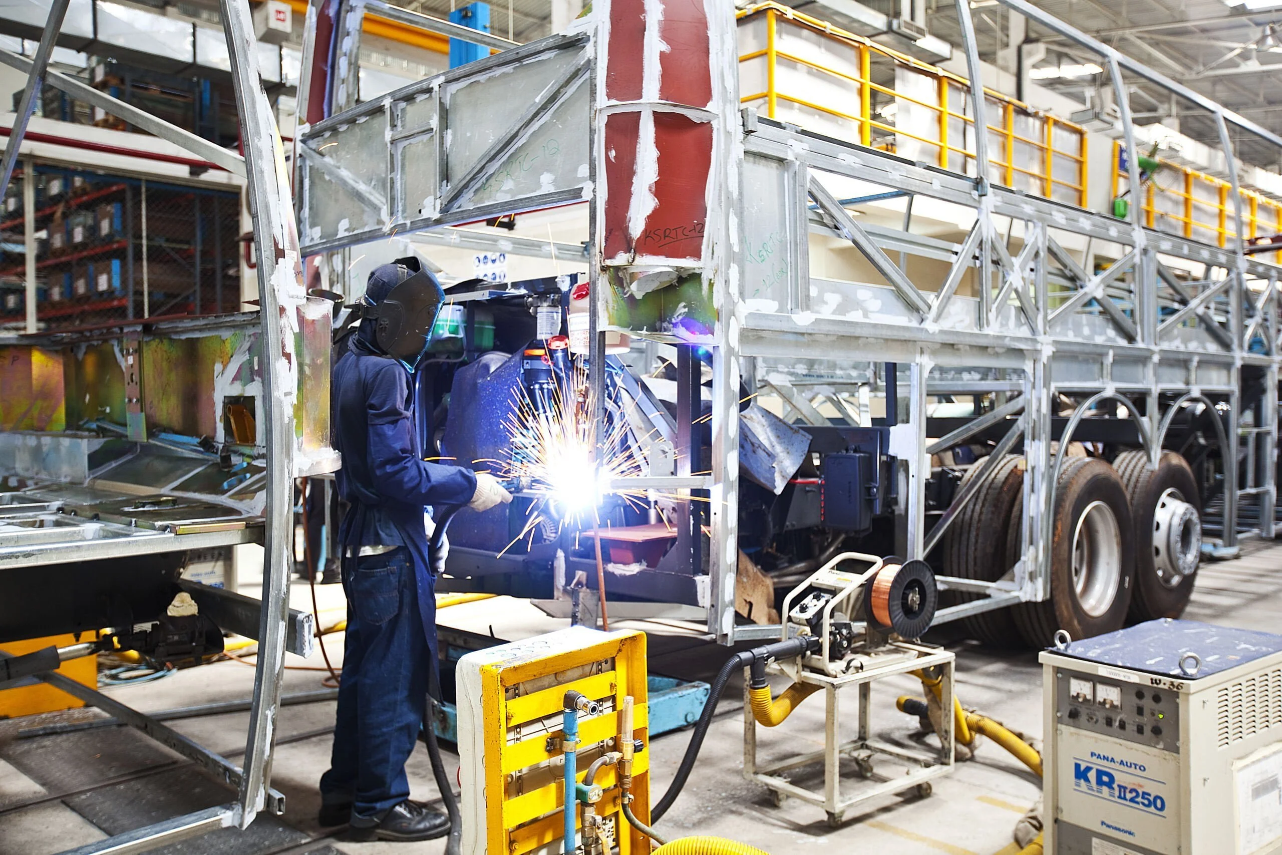 Volvo_Bus_Factory_India_2012_17