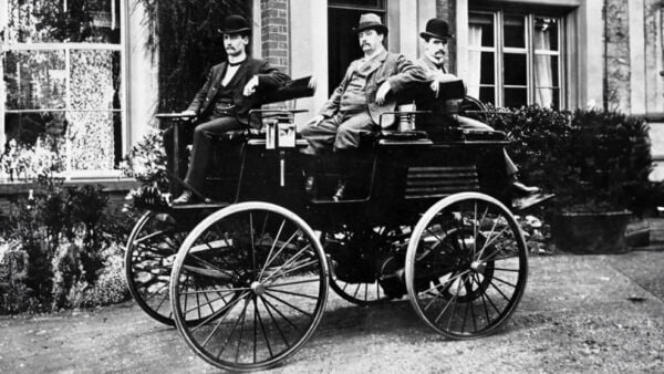 Strefa Wiedzy - pierwszy samochod elektryczny