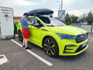 Samochodem elektrycznym do Czech – opłaty i przywileje