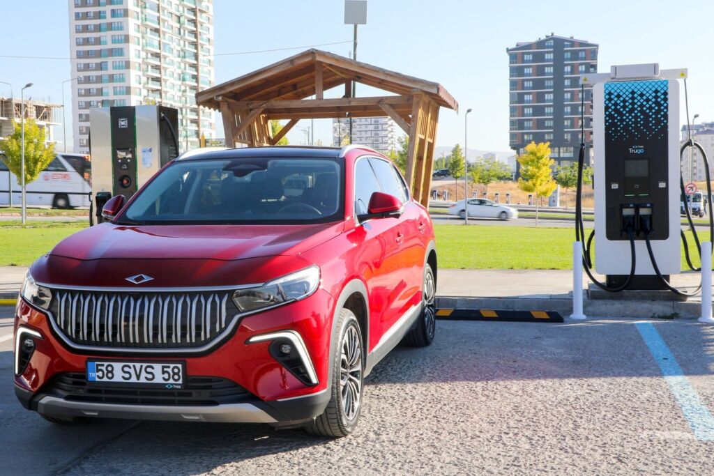 Turcja przyspiesza na bateriach. Stawką jest nie tylko rynek, ale niezależność kraju Turcja przyspiesza na bateriach. Stawką jest nie tylko rynek, ale niezależność kraju - Turcja Togg