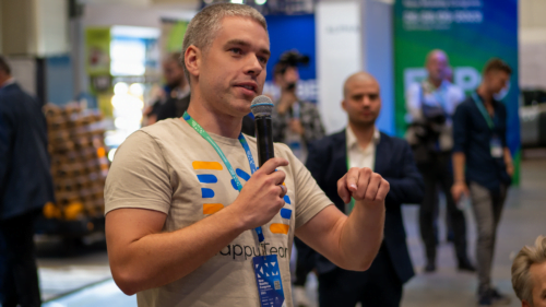 Wszystkie wiadomości - Kuba Walinski CEO Happy Team