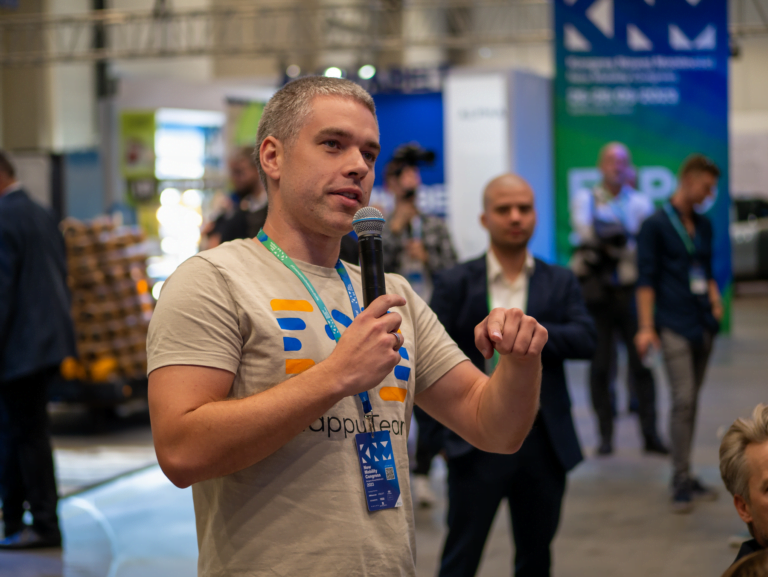 Wszystkie wiadomości - Kuba Walinski CEO Happy Team