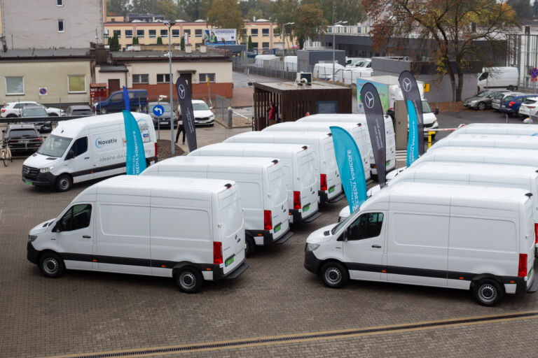 Wszystkie wiadomości - jedynka vany mercedes Benz Vans e Sprintery