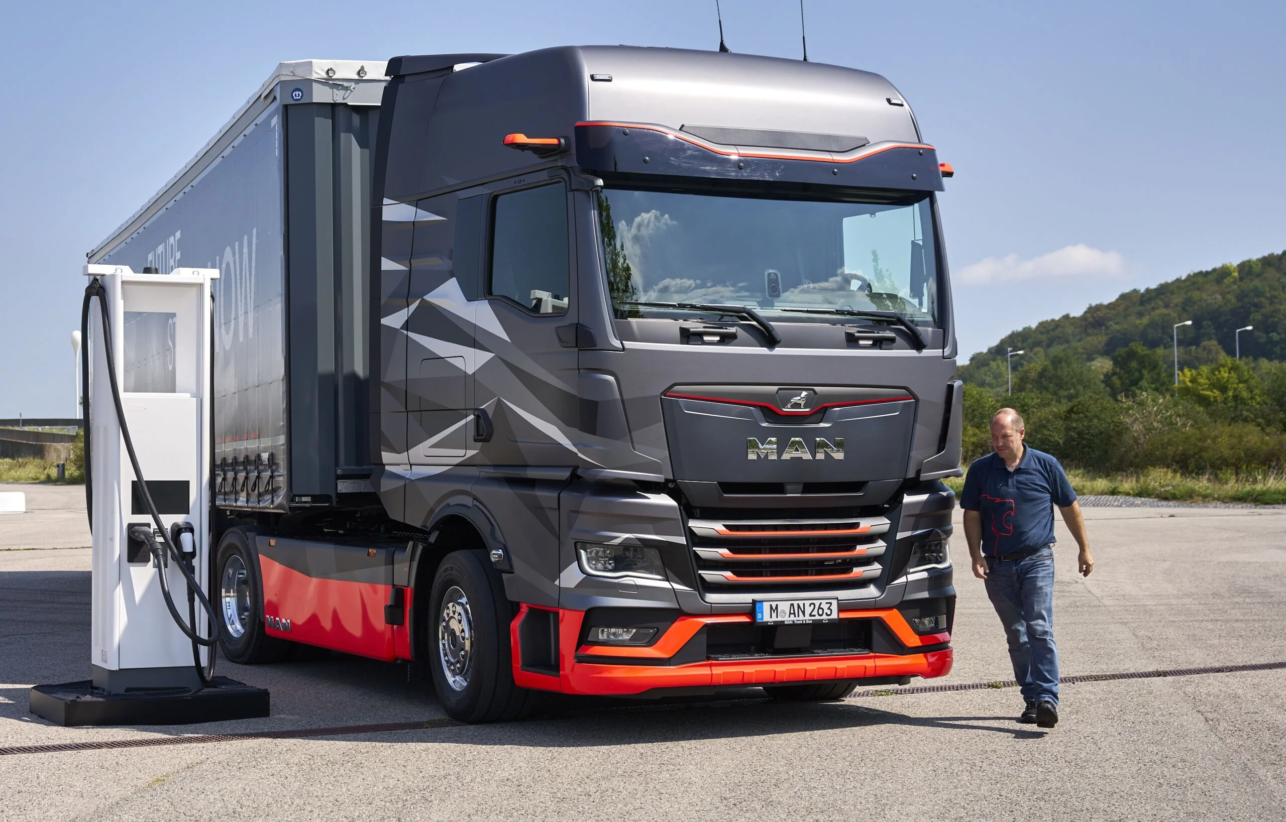 p-eot-man-etruck-start-of-sales-oktober-2023-06