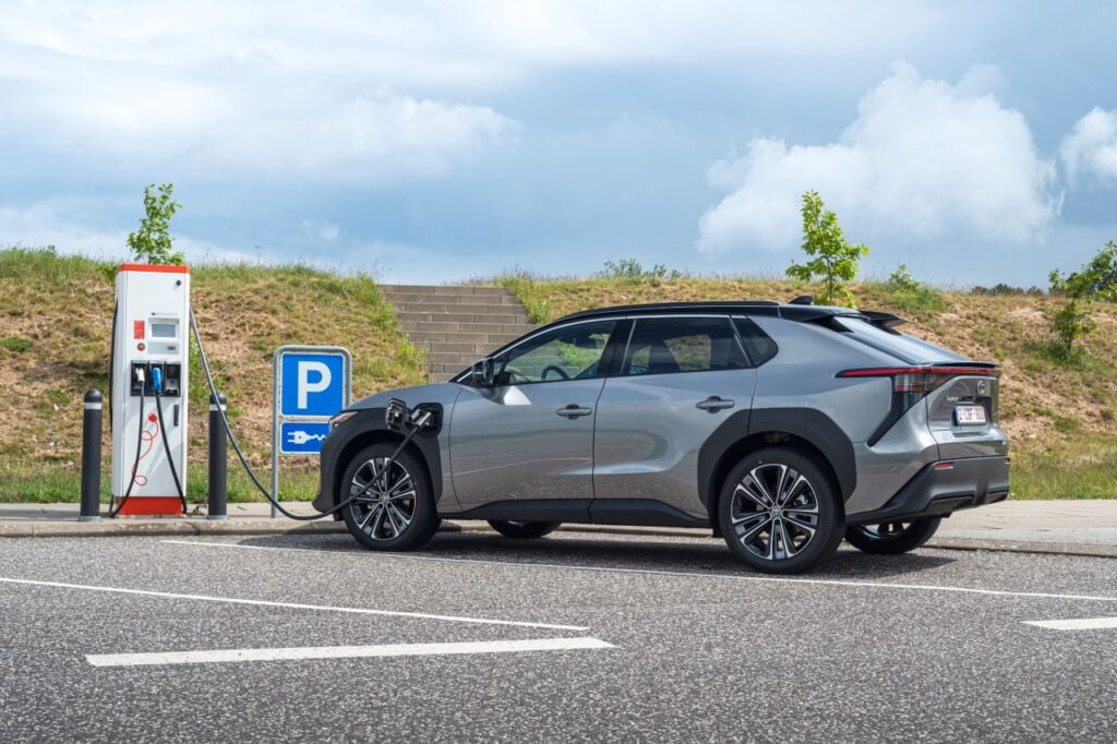 Niemal 50 tys. rejestracji w czerwcu. Elektryfikacja łapie tempo - toyota bZ4X DPL DETAIL 016