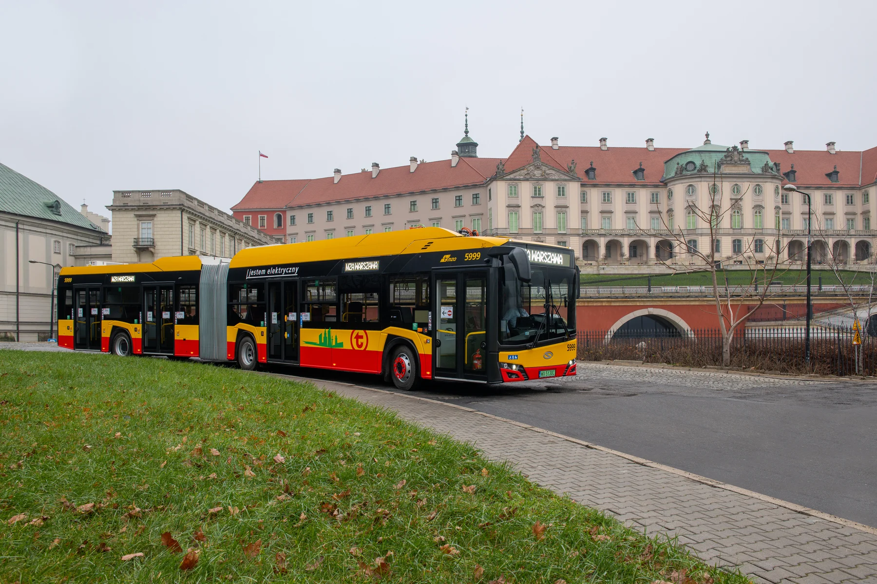 2-urbino-18-electric-warszawa