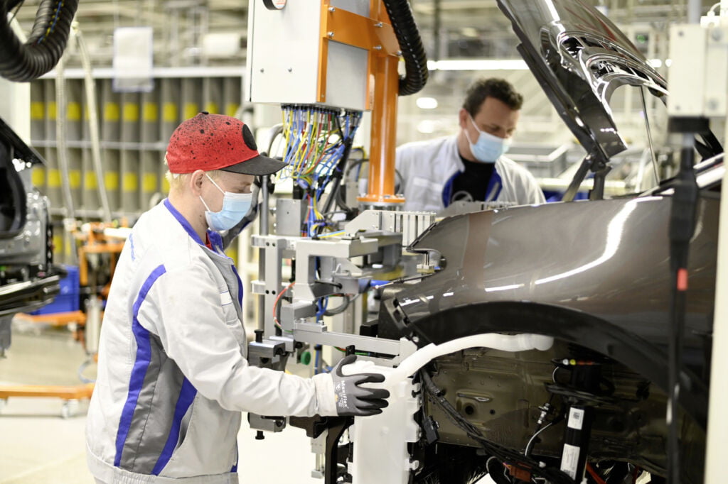 Volkswagen może zamknąć cztery fabryki w Niemczech. Na liście zakłady produkujące “elektryki” - db2020al00499 medium