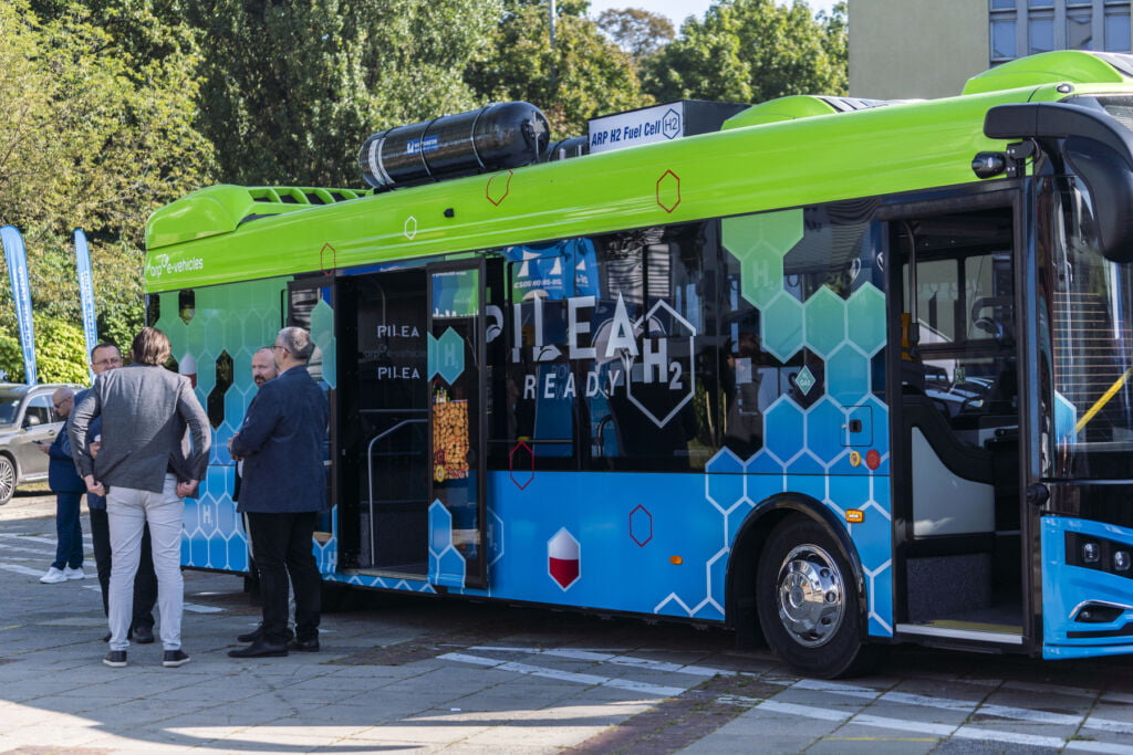 Technologia w transporcie tuż za rogiem. Polska ma szansę zostać liderem, ale czas ucieka - wodor autobus1
