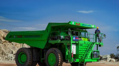 Wszystkie wiadomości - Transformacja starej wywrotki ktora doladowuje baterie przy okazji