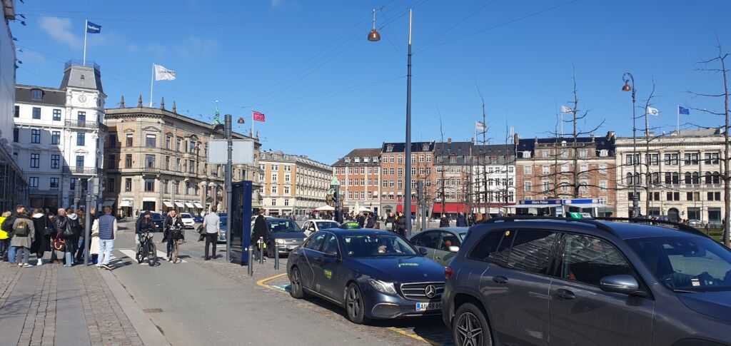 Dania rośnie najszybciej. Norwegia: 96,5 % bateryjnych rejestracji w czerwcu i milion elektryków na rynku! - magazyn jedynka elektromobilna europa Dania
