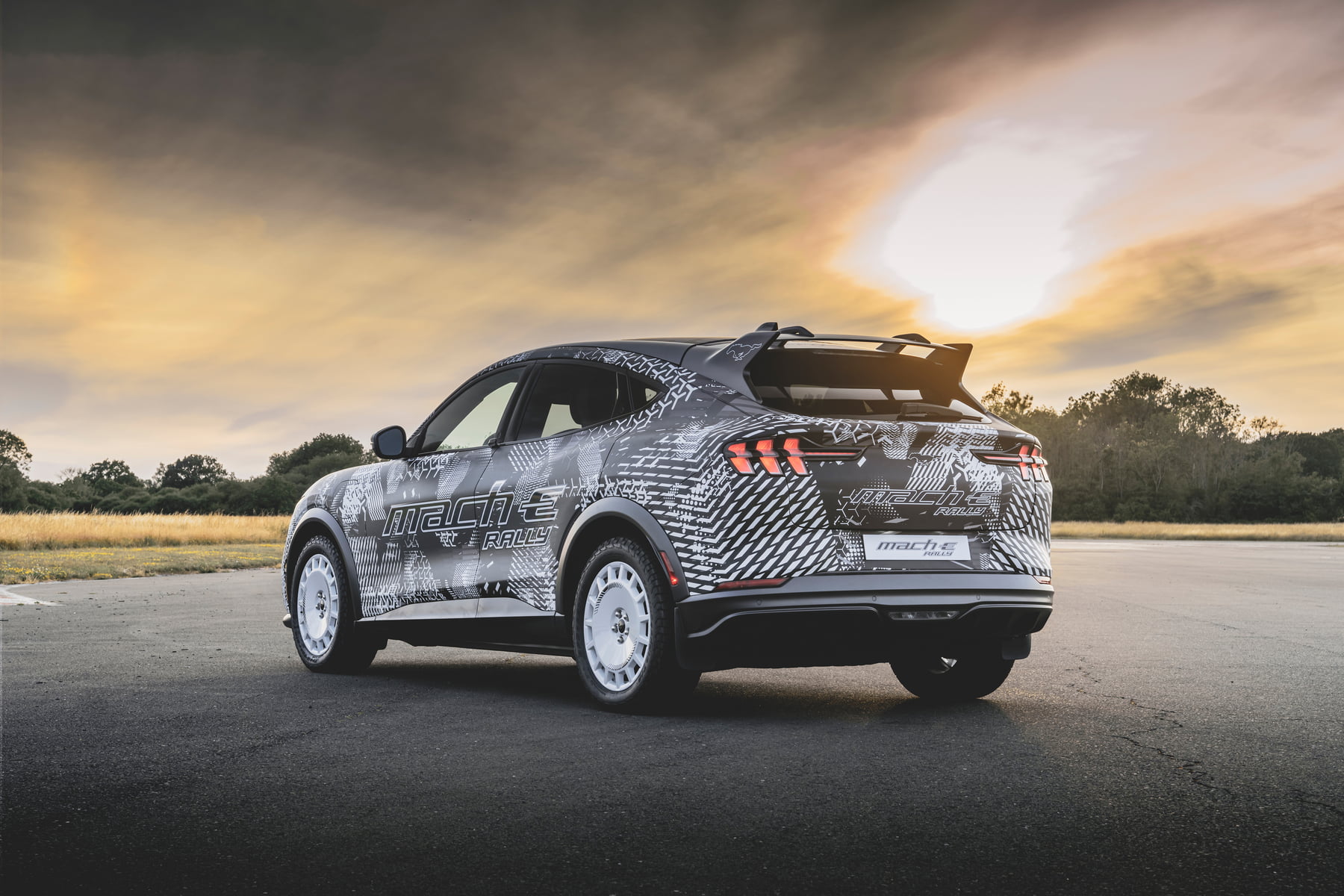 2023Ford_MustangMach-E-Rally_011
