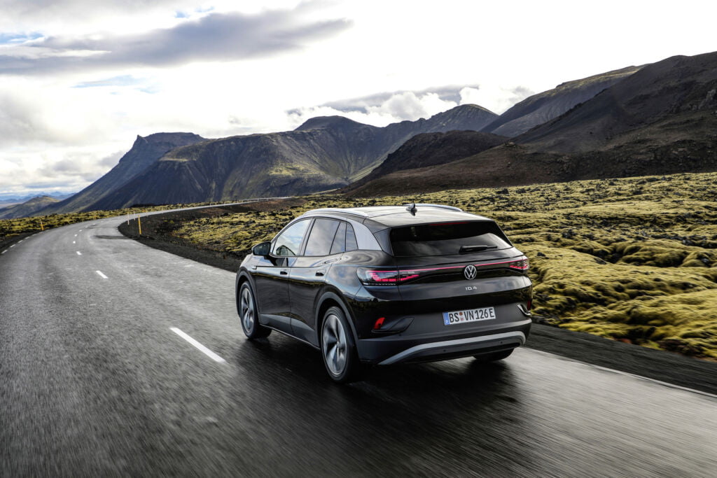 Europa przyspieszyła, Ameryka wyhamowała. Globalny rynek EV wchodzi w nową fazę - DB2022AU00679 large