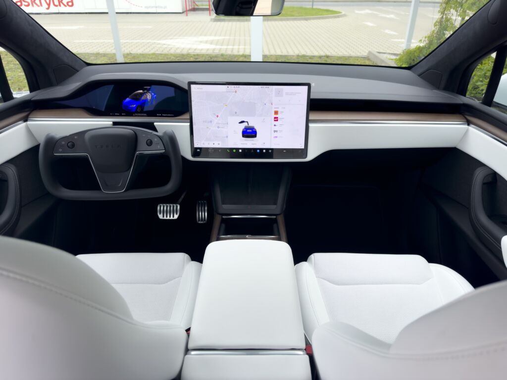 Tesla: Limitowane S i X Signature Series żegnają 14‑letnią historię - Tesla Model X 1