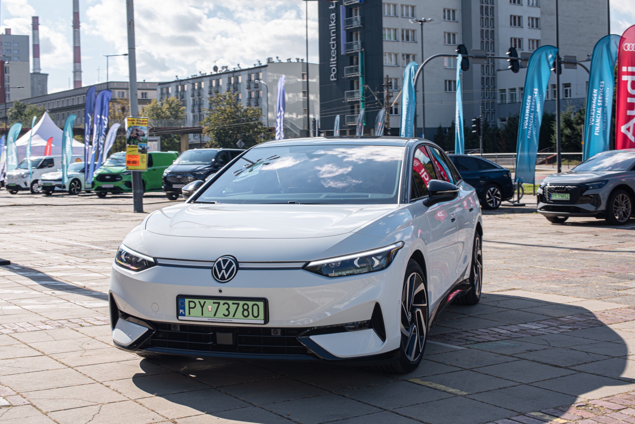 CAR_7707