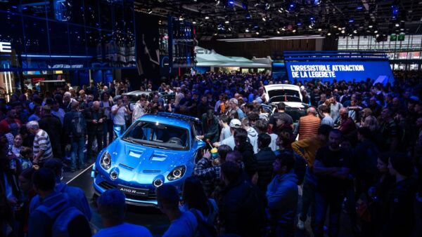 Magazyny - jedynka magazyn Paris Motor Show