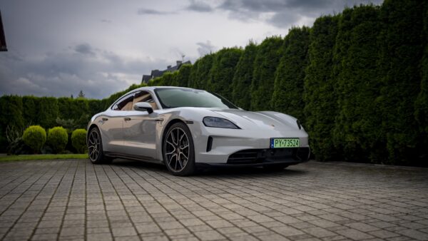 Magazyny - Porsche Taycan 47