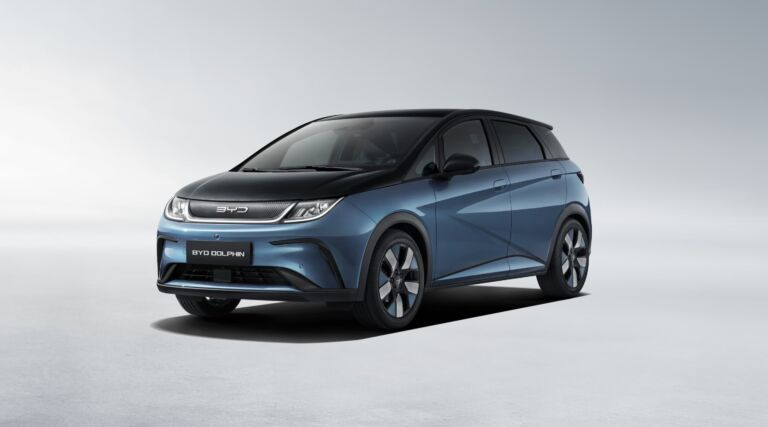 Wszystkie wiadomości - Dolphin exterior 04 JetblackAtlantisgrey l