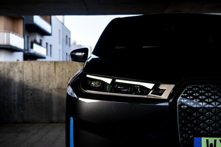 Wszystkie wiadomości - BMW iX 66