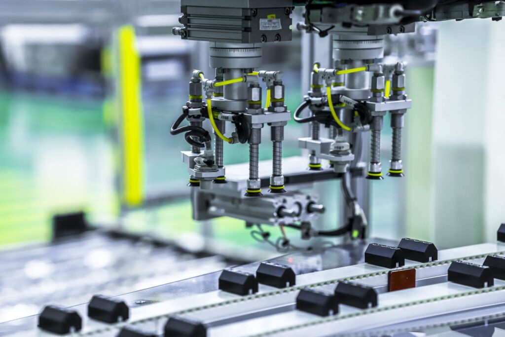 CATL i BYD przejmują bateryjną kontrolę nad globalnym rynkiem   - LG Energy Solution Wroclaw 11