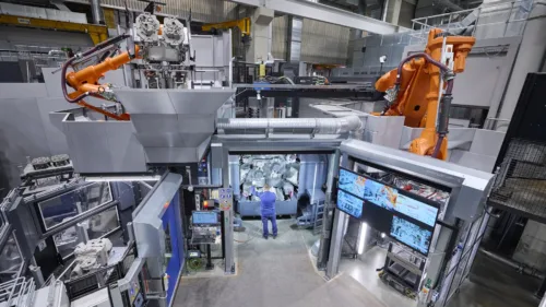 Wszystkie wiadomości - P90587605 highRes manufacturing of ele jpg