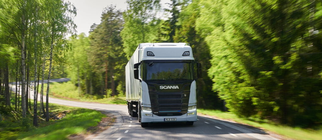 2 miliardy złotych czekają na eHDV. Dopłaty do zakupu bezemisyjnych ciężarówek utknęły - Scania BEV 1