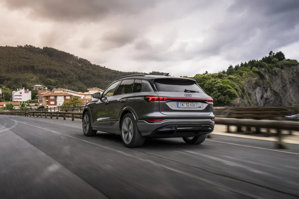 Europa traci tempo w wyścigu na prąd. Poluzowane przepisy osłabiają transformację - a242847 large1