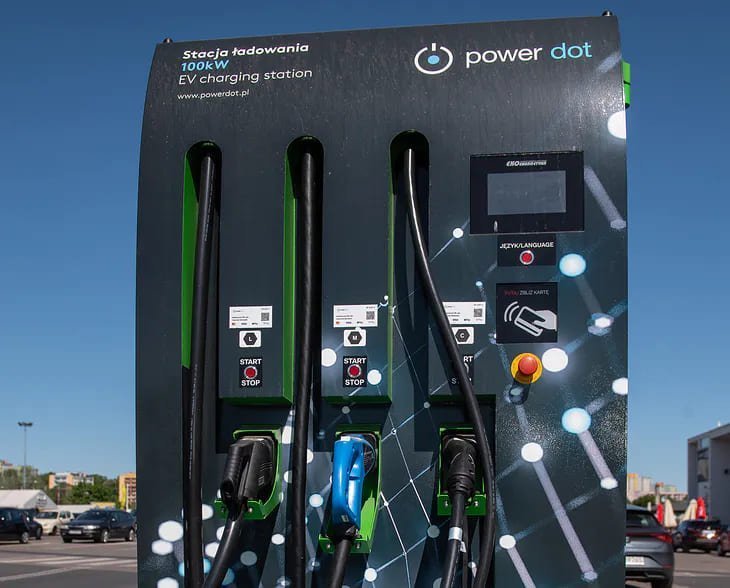 Stabilizacja stawek za ładowanie i gigantyczne różnice między operatorami, czyli od 1,00 zł/kWh do 3,59 zł/kWh - powerdot 9da0897b16cc9b4b24e64a4