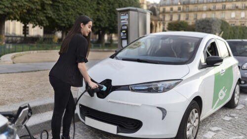 Wszystkie wiadomości - zblizenie na samochod elektryczny we francji