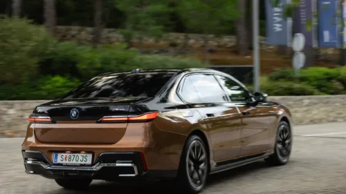 Wszystkie wiadomości - 1bmw i7 m70 xdrive 10 jpg