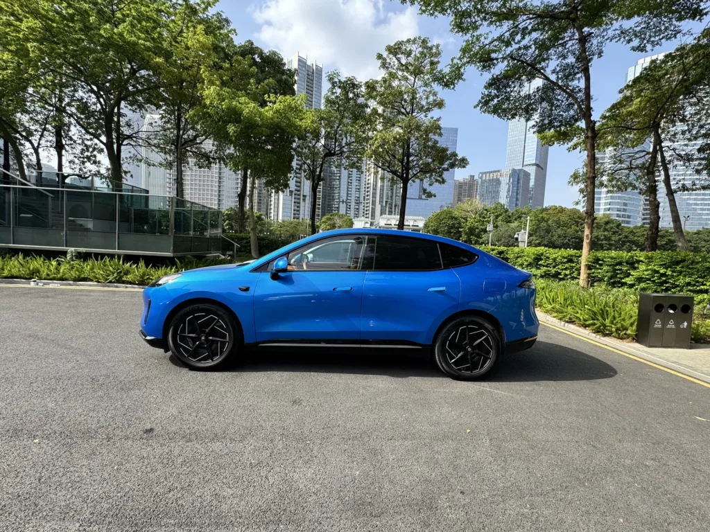 Chiny we wrześniu sprzedały 1,6 mln „elektryków” - Chiny GAC39 jpg