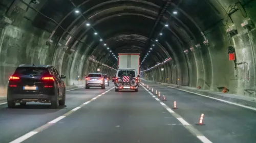 Wszystkie wiadomości - highway tunnel jpg