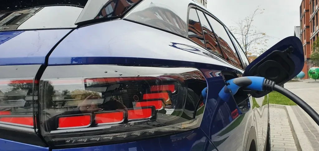 Chiński wir wciągnął Europę. Auta  „Made in China” przyspieszają - volkswagen format ok jpg